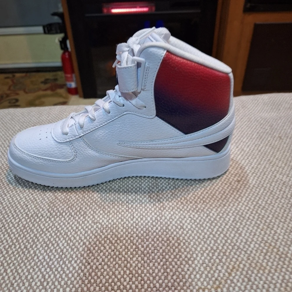 Fila High Tops men's size 7.5 NWOT. White with red ombre accent.